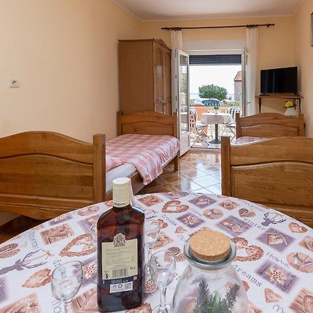 Gorgeous Apartment In Betiga With Wifi Barbariga Bagian luar foto